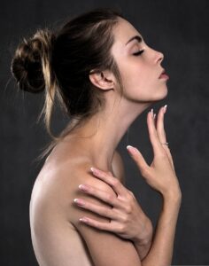保育士求人で女性が未経験から正社員になるためのステップは？